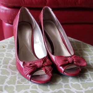 Naturalizer peep-toe pumps